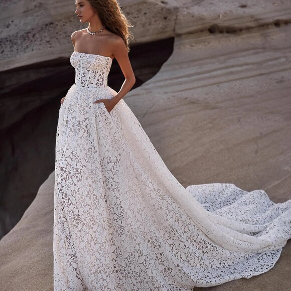 Milla Nova Wedding Dress - Antuanetta - Picture 3 of 4